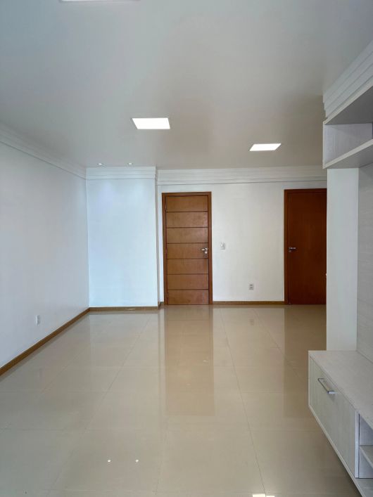 Ed. Piazza Collona, apto com 03 suítes, 02 vagas de garagem no bairro da Batista Campos em Belém- PA