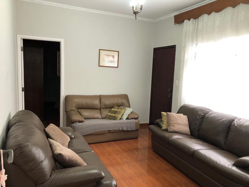Casa terrea super conservada de 80m² com 3 quartos e edicula a venda, confira!!