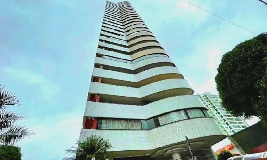 &gt;Ed Atlantis Tower: Excelente Apartamento Andar Alto 243m² 4 Suítes 3 Vg (Financia)