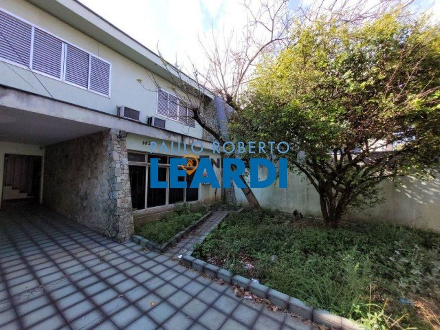 CASA ASSOBRADADA - CAMPO BELO - SP