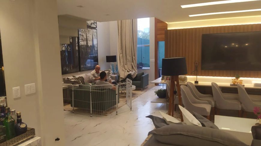 VENDO CONDOMÍNIO CIDADE JARDIM 1 , CASA 600m2, 4 quartos /3 suite .