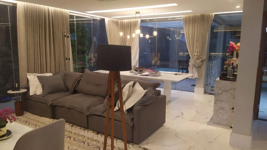 VENDO CONDOMÍNIO CIDADE JARDIM 1 , CASA 600m2, 4 quartos /3 suite .