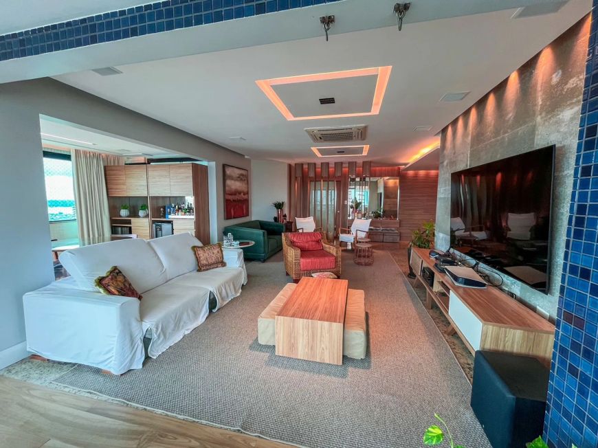 Edifício Antonio Lemos - Vendo Apartamento com 289m² - 3 Suítes - 4 vagas - 1 Por Andar