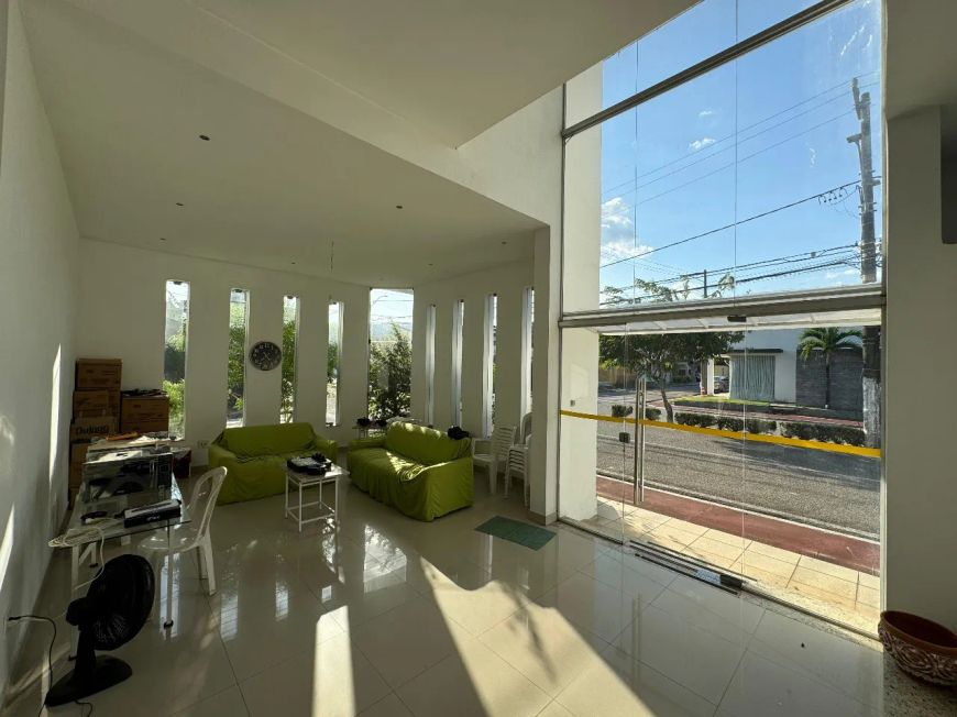 Casa no Alto de Pinheiros com 7 quartos.