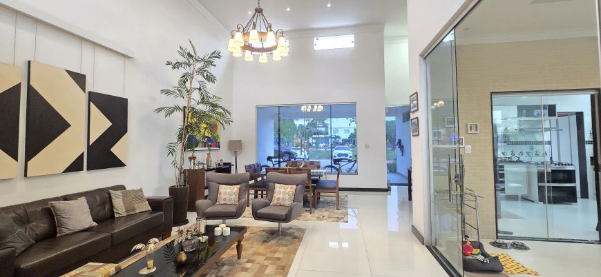 Bacelar Imóveis vende casa térrea no condomínio Cidade Jardim II, 3 suítes