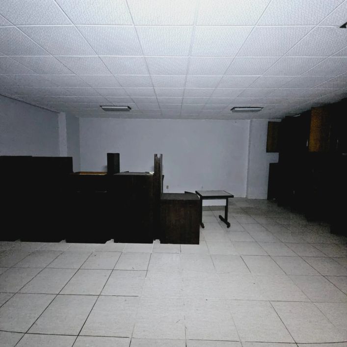 SALA COMERCIAL À VENDA NO ED INFANTE DE SAGRES