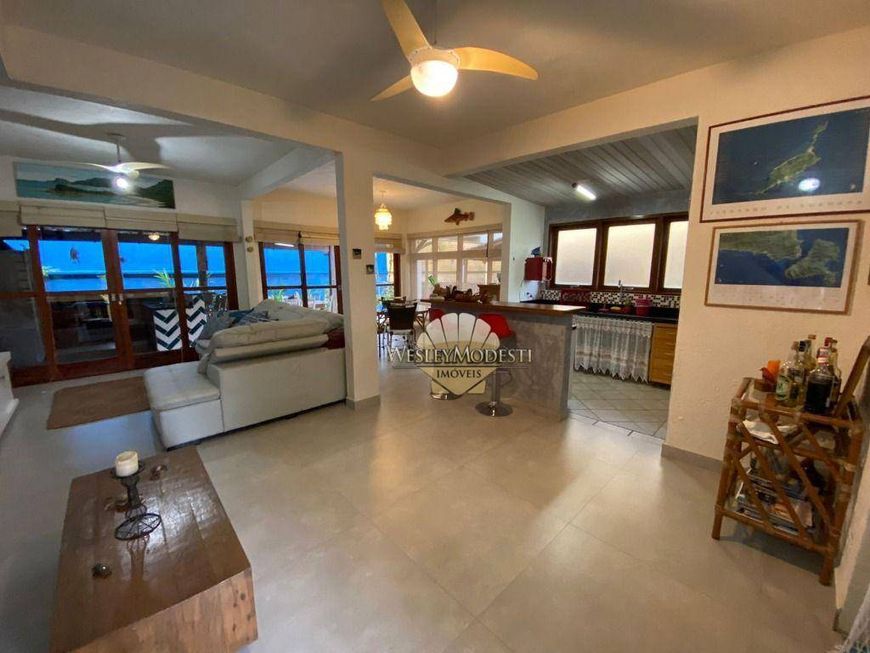 Sobrado com 3 dormitórios à venda, 120 m² por R$ 1.500.000,00 - Praia de Camburi - São Sebastião/SP
