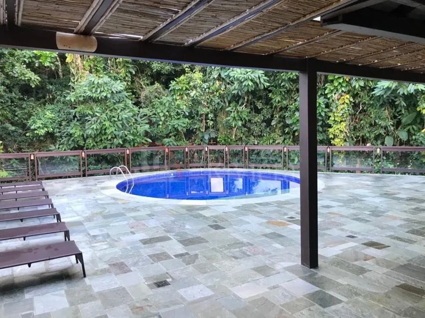 Casa a Venda com Vista Para o Mar em Condominio a 100 Metros da Praia