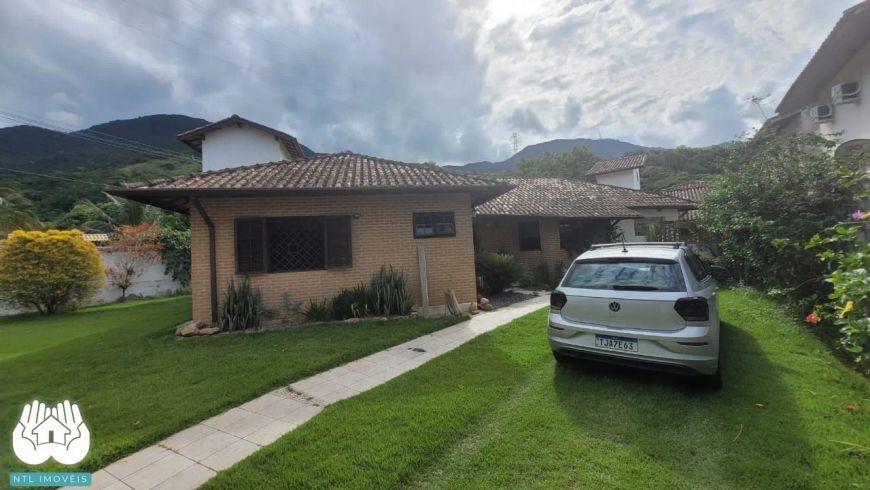 Casa térrea com edícula à venda no Portal da Olaria/ São Sebastião/ SP