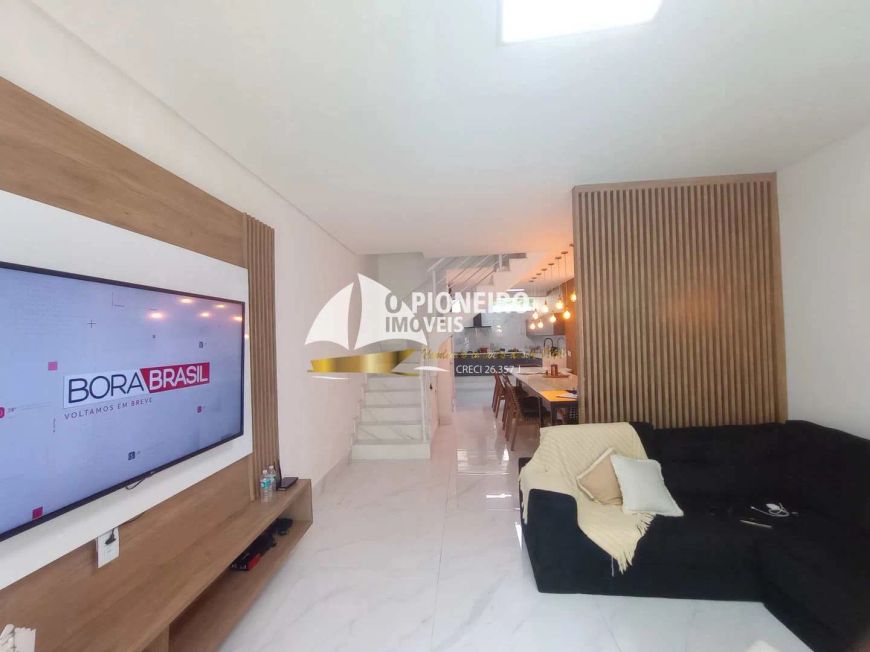 Casa a venda em condomínio na praia de Juquehy! Venha conferir!