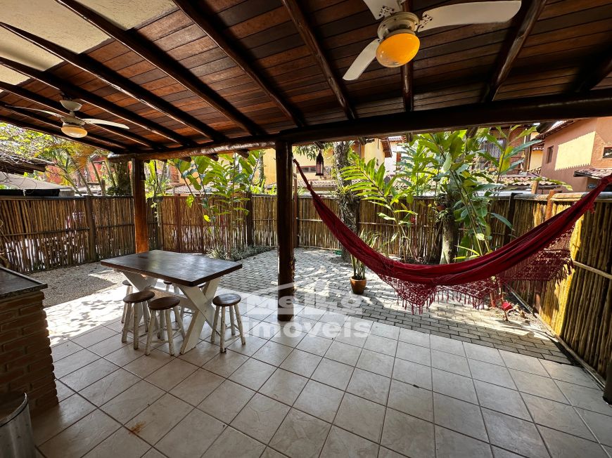 Bela casa dentro de condominio com excelente localização em Camburi - São Sebastião - SP