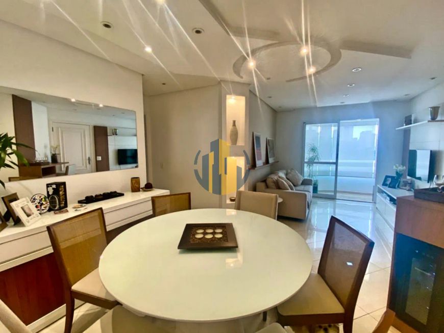 AMPLO APARTAMENTO NO MIOLO DA CHÁCARA INGLESA