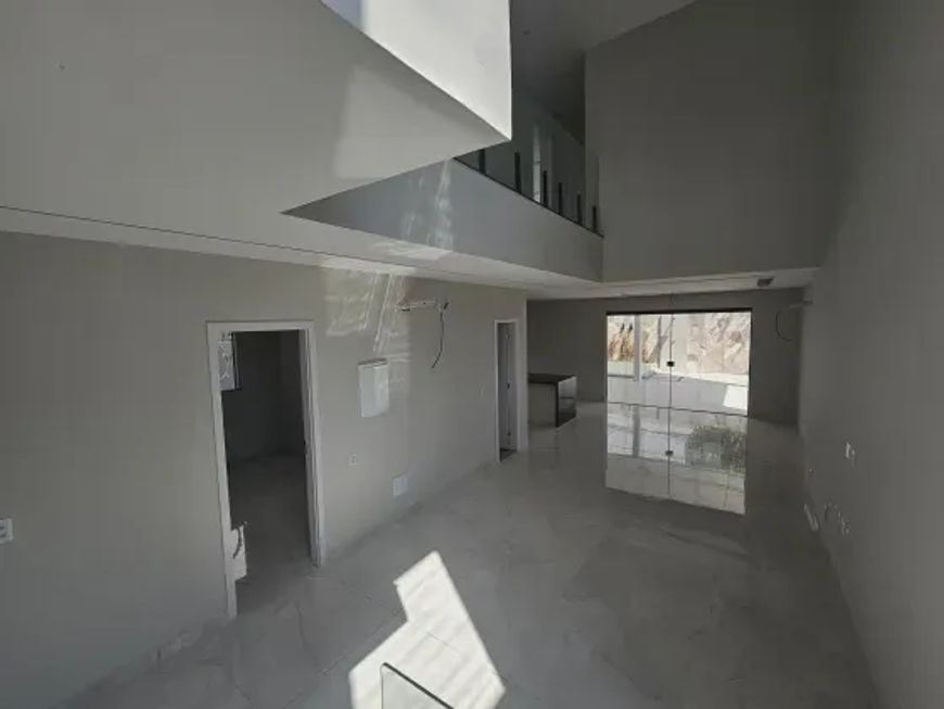 Jardins do Lago, linda Casa novinha, 4 suítes, Piscina, churrasqueira, 280m², Belém/PA.
