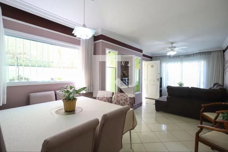 Casa à Venda - Água Fria, 3 Quartos, 185 m2