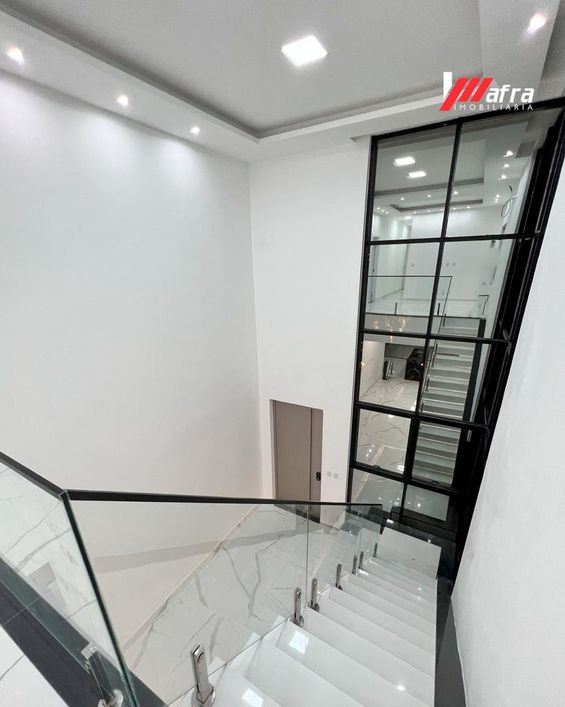 Sobrado para venda possui 240 metros quadrados com 4 quartos em Coqueiro - Belém - PA