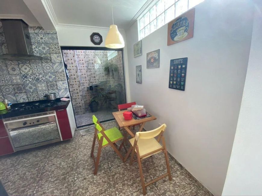 VENDE-SE CASA NA AV CONSELHEIRO FURTADO