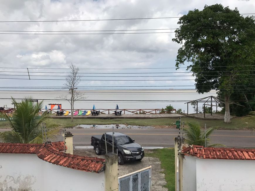 vendo casa em Mosqueiro de frente para a praia, amplo terreno 3.600 m2