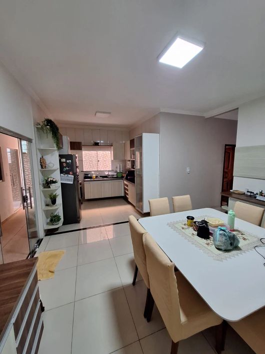 ALC VENDE LINDA CASA NO LION VILLE