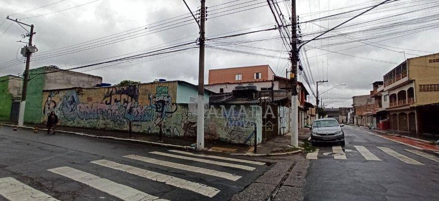 Terreno à venda com 4 casas, 184 m² por R$ 580.000 - Jardim Helena - São Paulo/SP