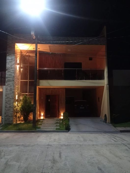 Casa no Jardim Portugal com 4 quartos sendo 1 suíte - Parque Guajará, Belém - PA