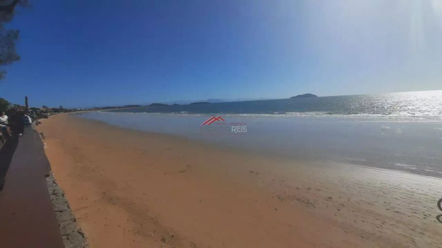 Casa em condomínio pé na areia com 03 suítes em Manguinhos Búzios