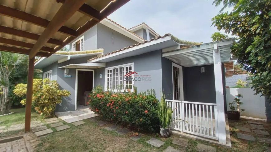 Casa com 4 quartos de locação anual dentro de condomínio em Manguinhos Búzios