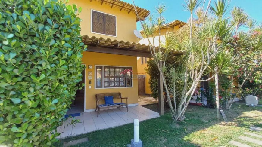 Casa de locação anual com 2 quartos dentro de condomínio na Rasa em Búzios