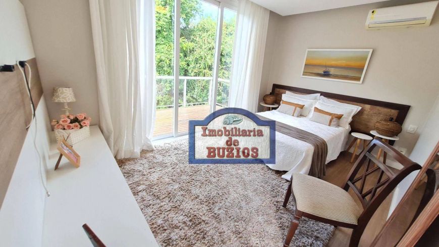 Casa em condomínio de luxo em Búzios com 4 suítes