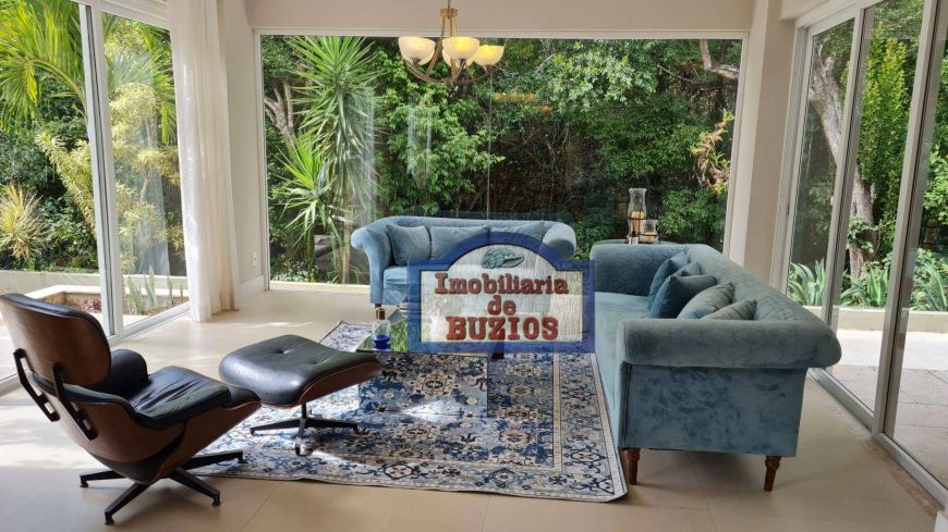 Casa em condomínio de luxo em Búzios com 4 suítes