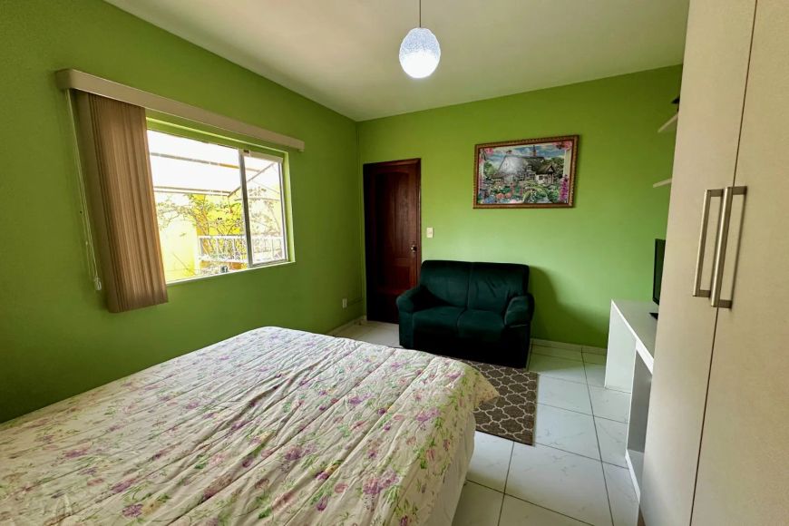 CASA NO CONDOMÍNIO ALTO DE PINHEIROS