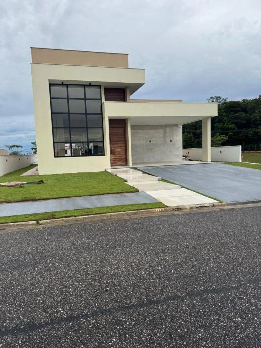 Alphaville Belém Vendo Casa de 3 Suítes com área Gourmet com Piscina/Churrasqueira- Belém - PA