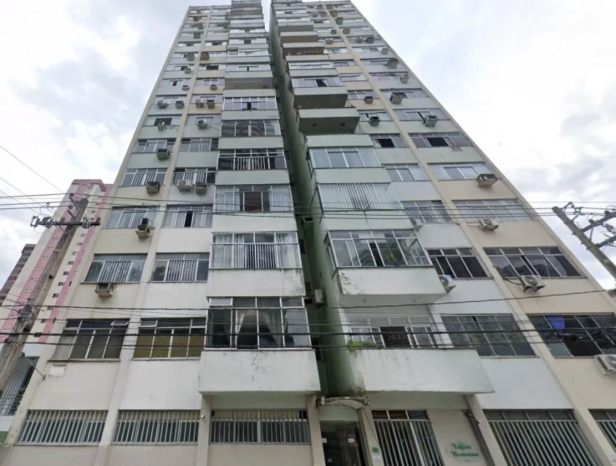 Vendo Amplo Apto com 120m², em Andar Alto, 3 Quartos, Próx. a Doca - Ed. Boaventura