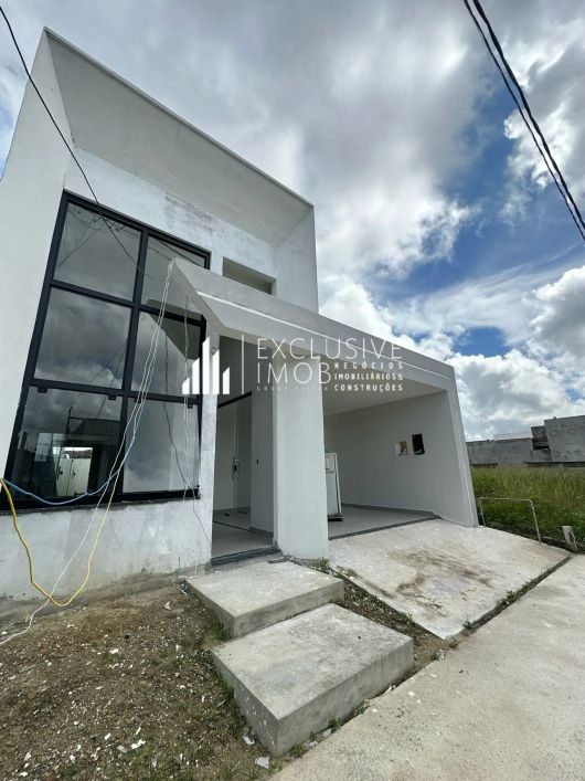 Casa térrea 3/4 com suíte em condomínio fechado