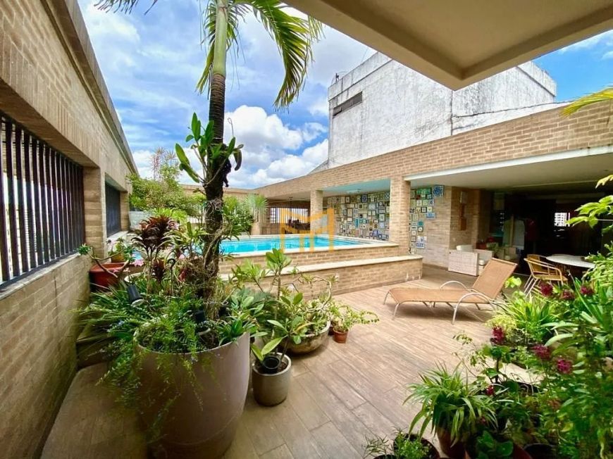Cobertura de 700 m² na Av. Brás de Aguiar - Nazaré