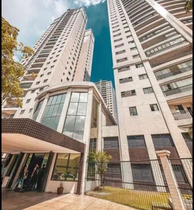 Belíssimo apto no Cond. Clube Parc Paradiso com 2 suites e 2 vgs de garagem