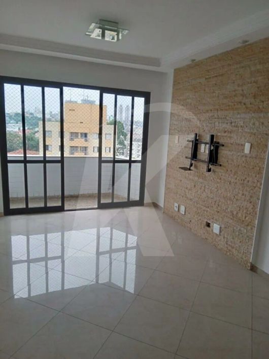 Apartamento de 3 quartos, 1 suíte, Sacada, 2 Vagas de Garagem a 300 metros do Metrô Parada Inglesa