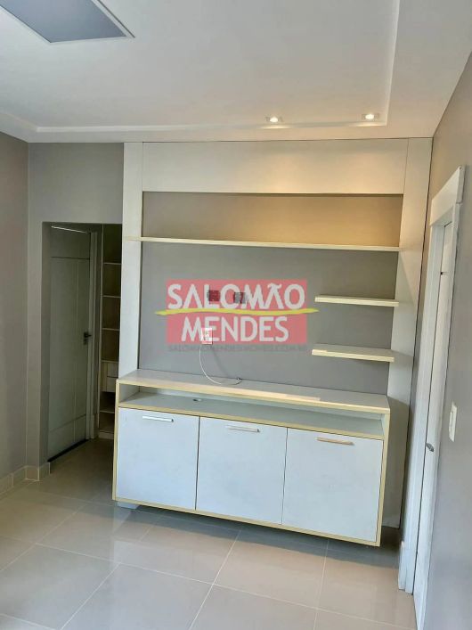 Vendo excelente casa em dois pavimentos, 4 suítes e 2V, Cond. Jardim Espanha.