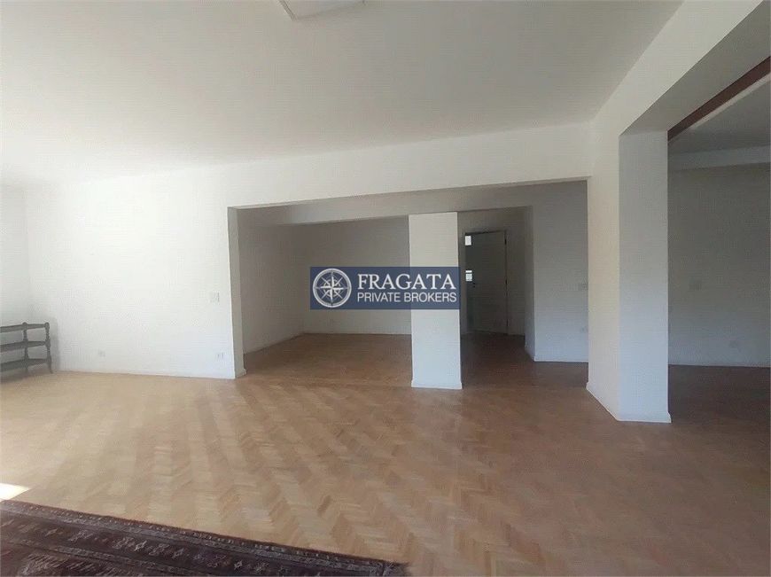 Apartamento com 200 m - 3 dormitórios - 2 suítes - 2 vagas no Itaim