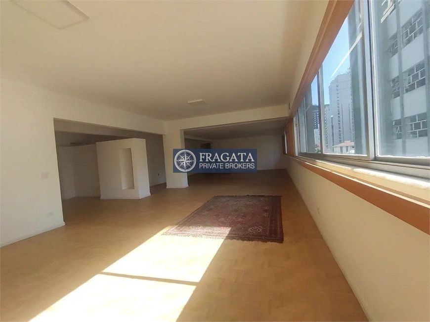Apartamento com 200 m - 3 dormitórios - 2 suítes - 2 vagas no Itaim