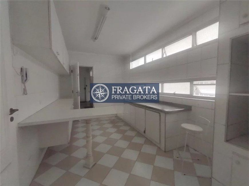 Apartamento com 200 m - 3 dormitórios - 2 suítes - 2 vagas no Itaim