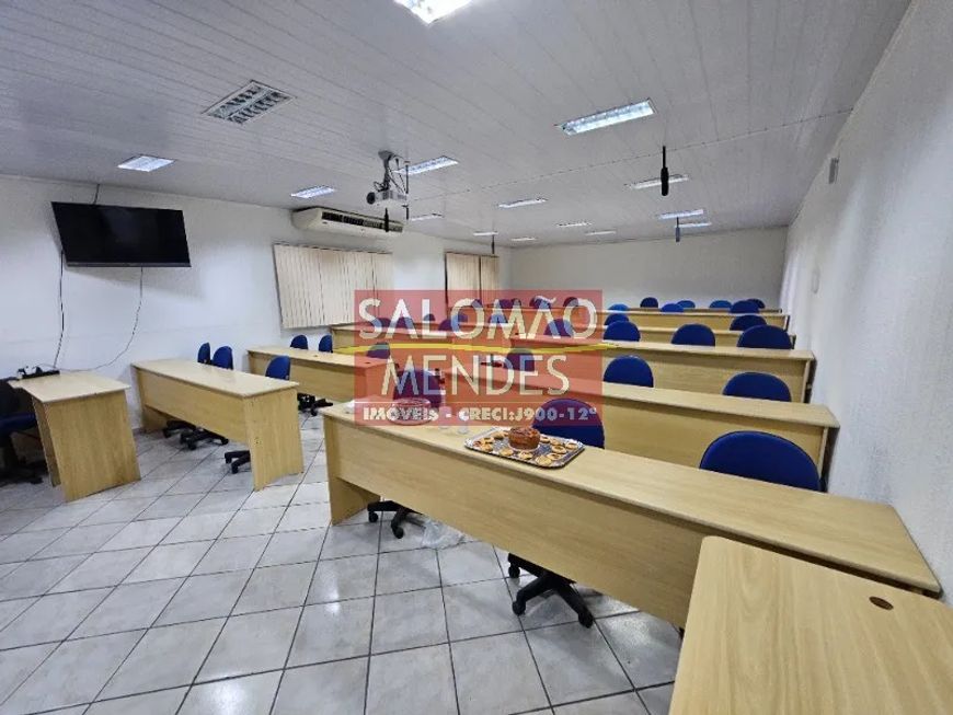Imóvel comercial com duas frentes junto do shopping Pátio Belém