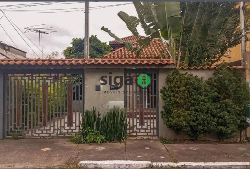 Casa à venda com 240m², 3 quartos e 2 vagas