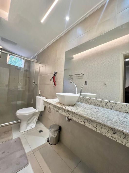 DANIEL PEREIRA IMOB VENDE: Casa no Bairro: Curió- Utinga. 2 Pavimentos, piscina e área Ampla com 441