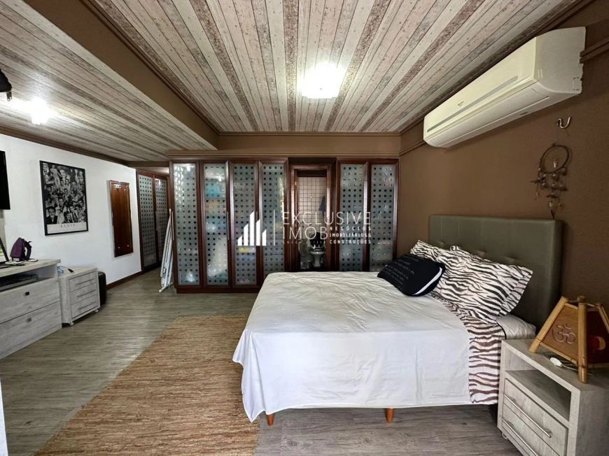Triplex para venda tem 430 metros quadrados com 1 quarto em Batista Campos - Belém - PA