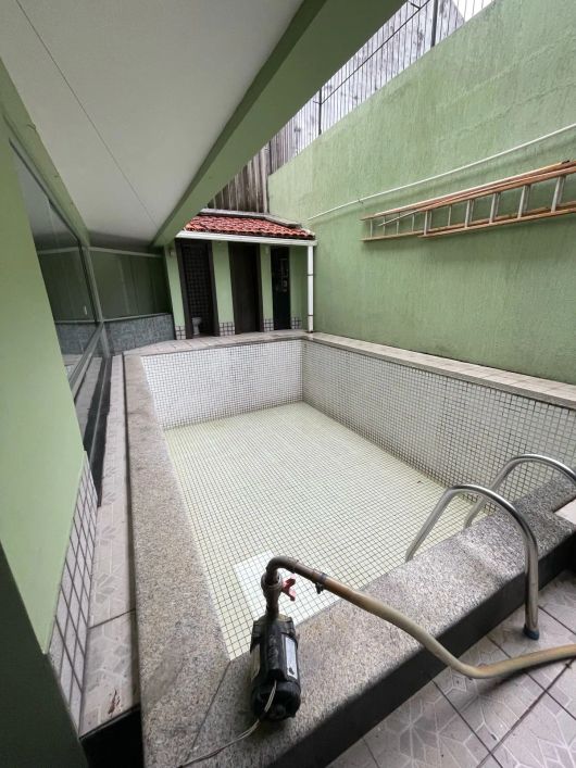 Vendo Casa em Frente ao Bosque , bairro do Marco