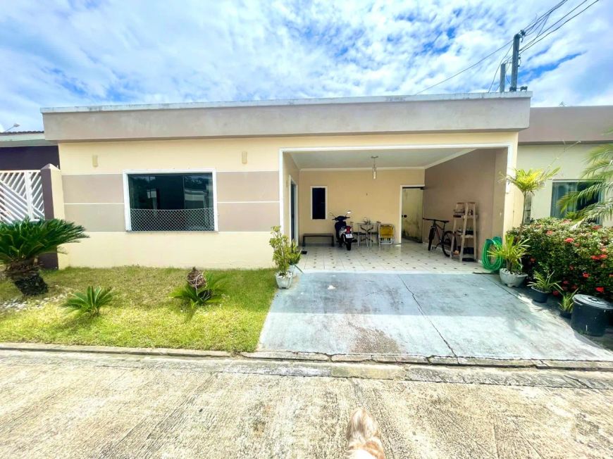 Vendo Ampla Casa Térrea com 3 Quartos, 3 Vagas Cobertas, Quintal, Jardim Portugal