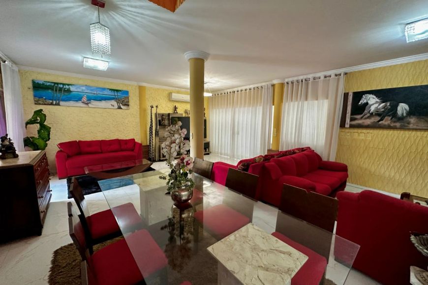 Casa à venda no Condomínio Alto de Pinheiros