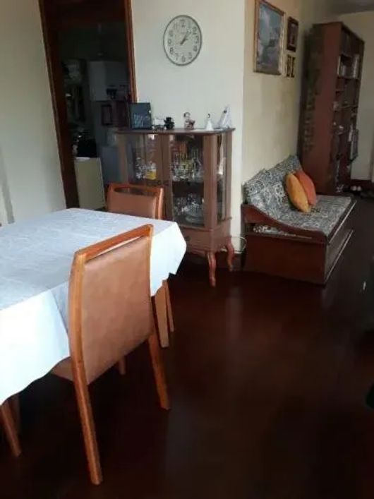 Vendo excelente apartamento no Celina Claudia