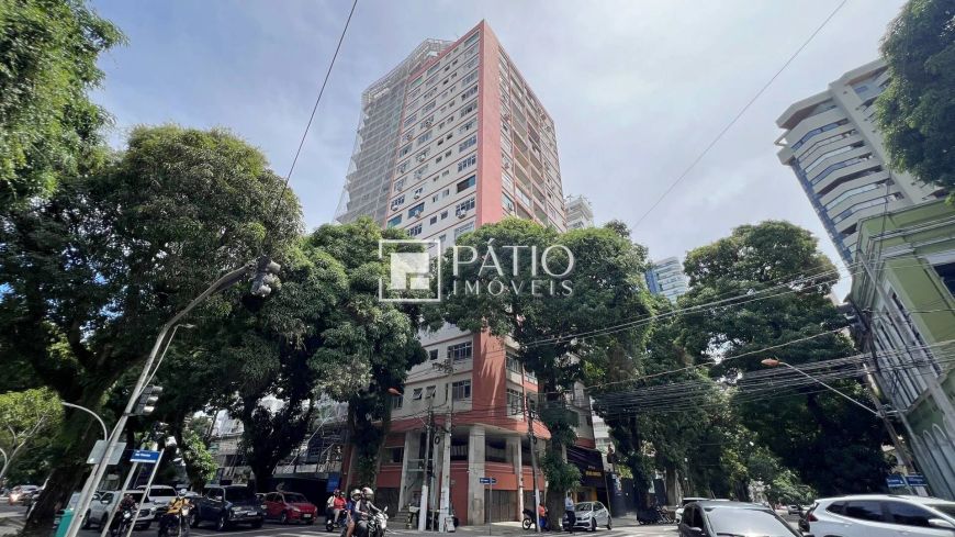 Apartamento. Praça Batista Campos. 3 Quartos, sendo 2 suítes.