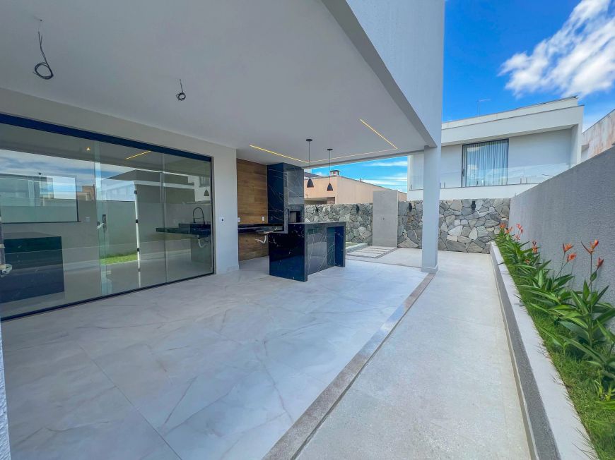 Casa no Jardins do Lago com 4 suítes - Coqueiro, Belém - PA
